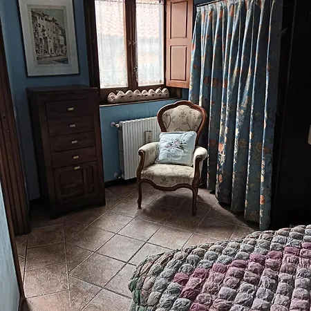 Il Girasole 펜션 사소 디 카스탈다