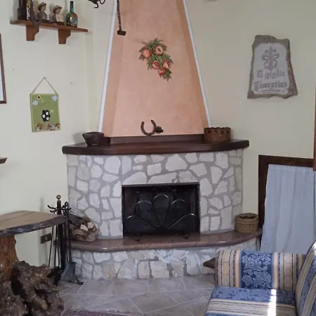 펜션 Il Girasole 사소 디 카스탈다